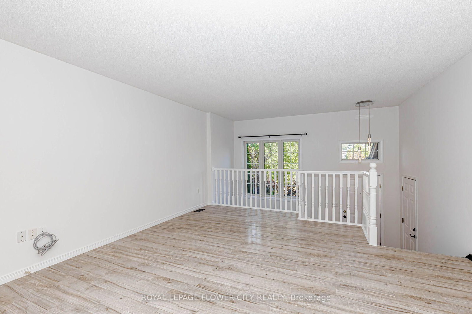 47 Queensway Drive • Strathroy-Caradoc, ON photo 13