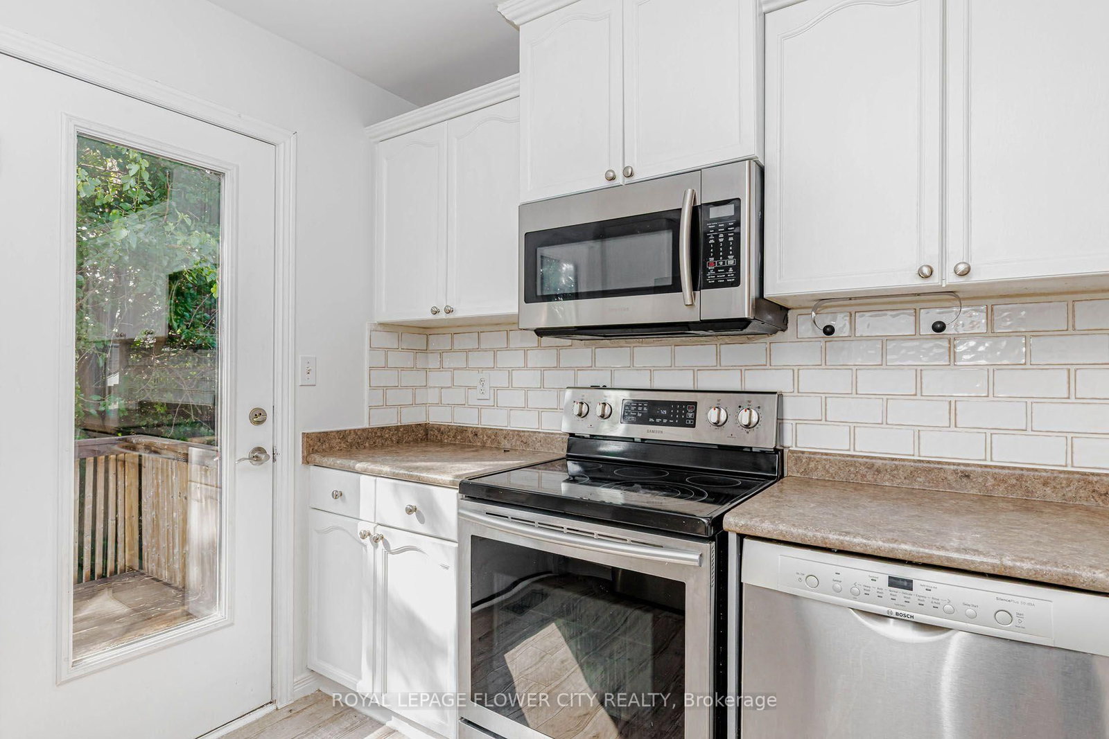 47 Queensway Drive • Strathroy-Caradoc, ON photo 19