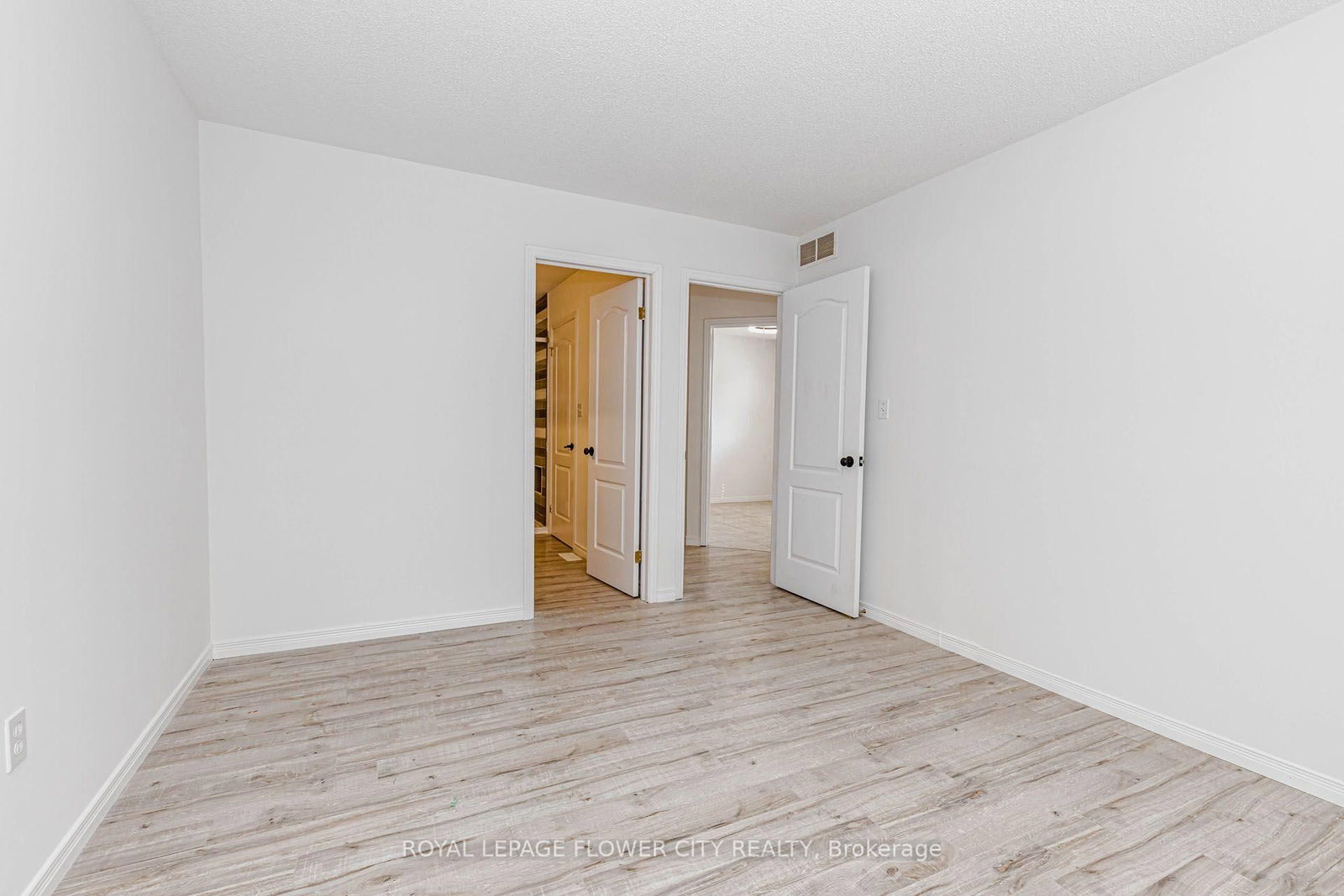 47 Queensway Drive • Strathroy-Caradoc, ON photo 24