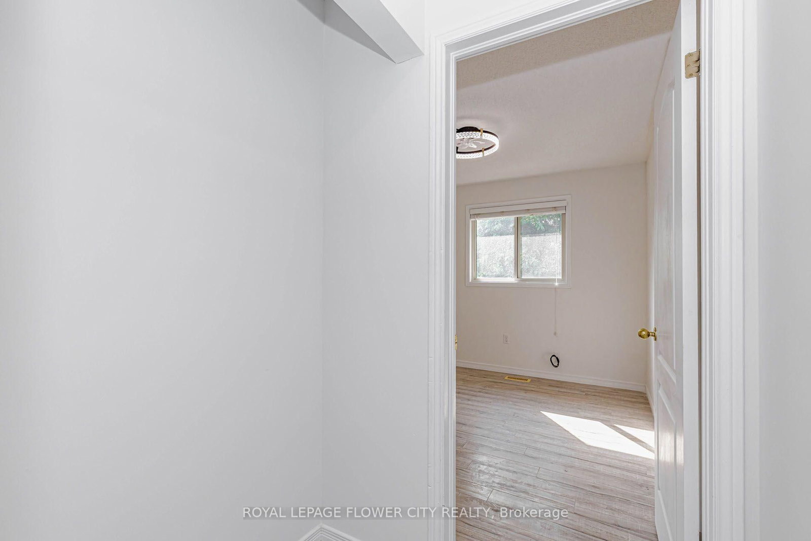 47 Queensway Drive • Strathroy-Caradoc, ON photo 27