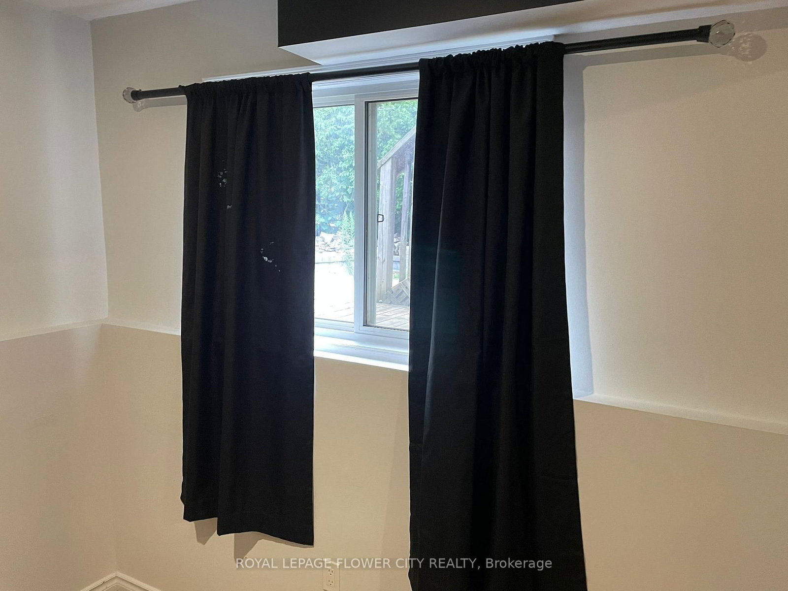 47 Queensway Drive • Strathroy-Caradoc, ON photo 42