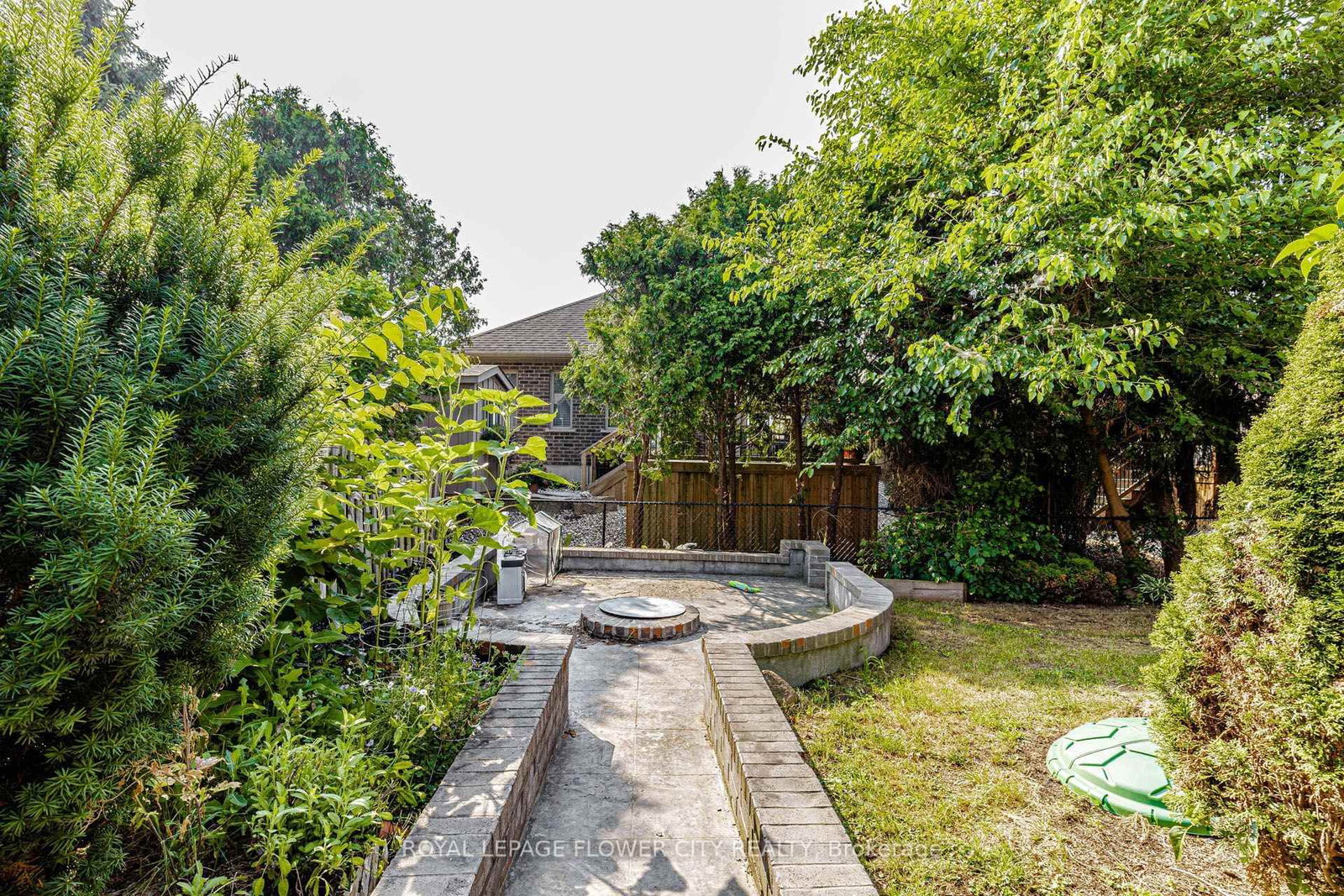 47 Queensway Drive • Strathroy-Caradoc, ON photo 47