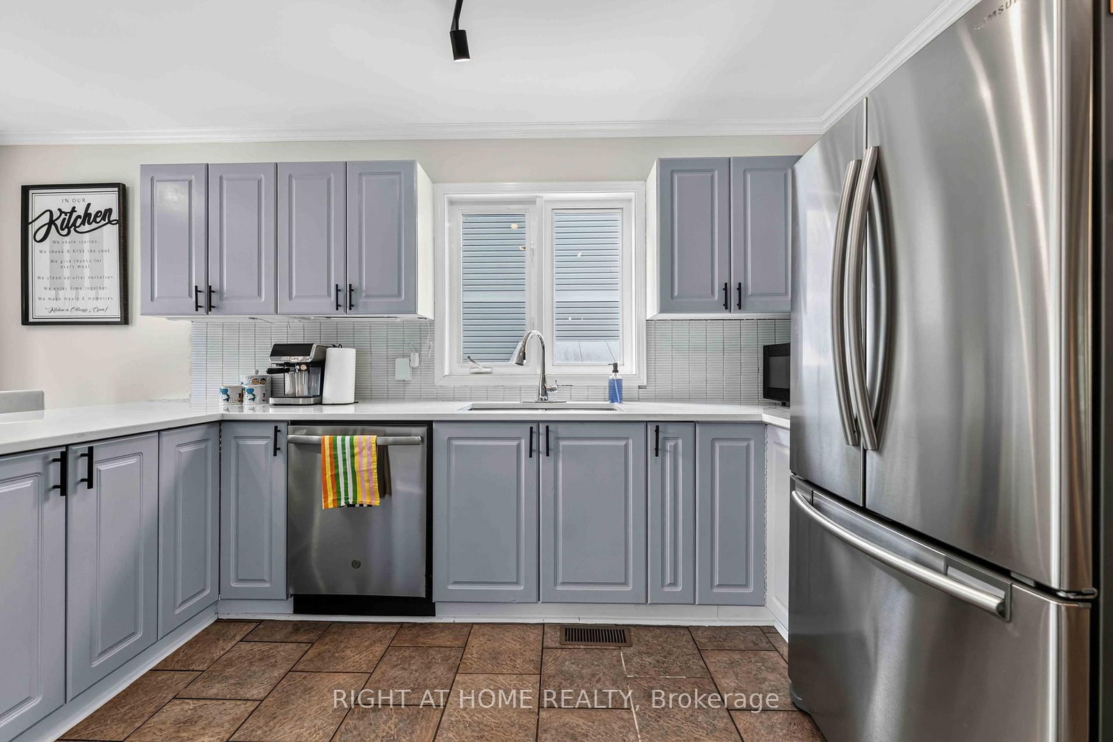 1552 STOJKO Street • Ottawa, ON photo 15
