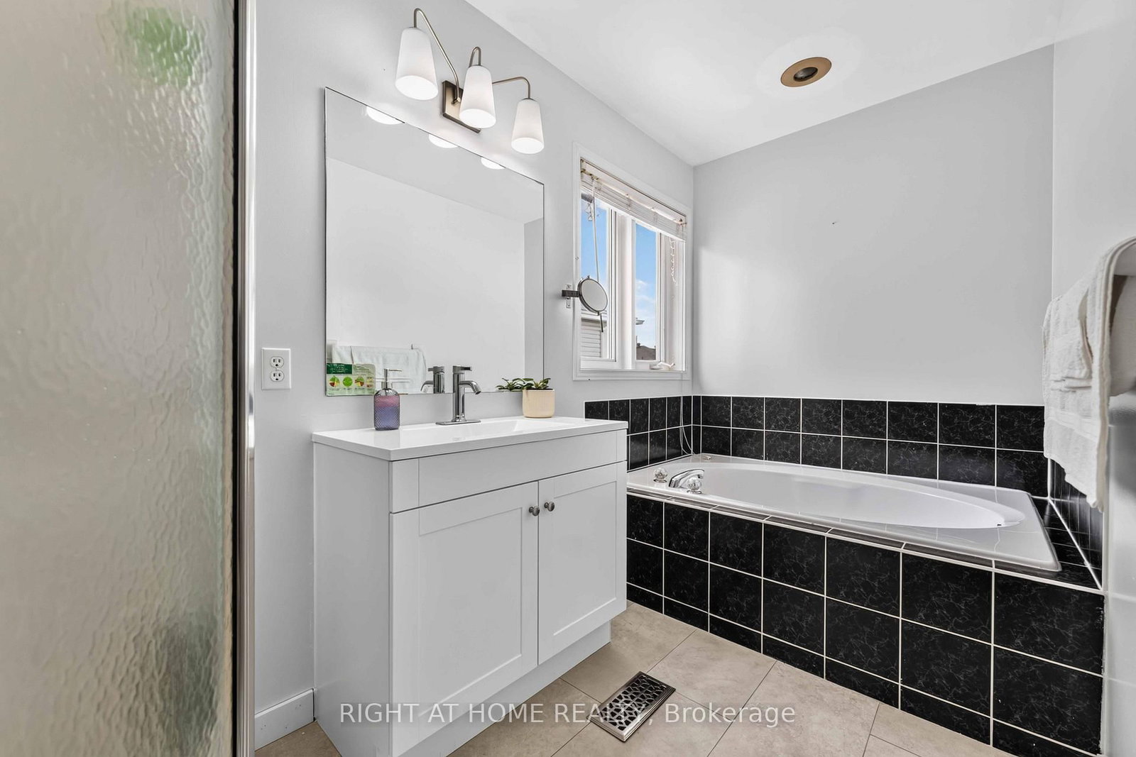 1552 STOJKO Street • Ottawa, ON photo 26