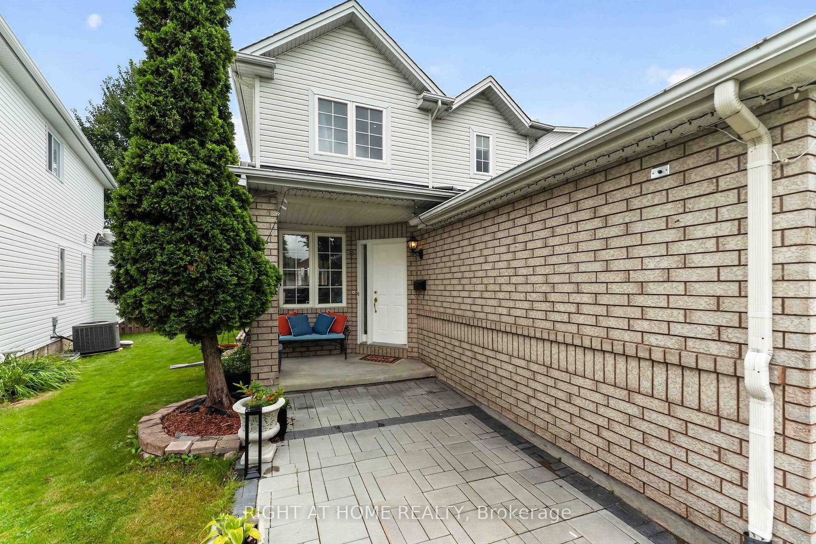 1552 STOJKO Street • Ottawa, ON photo 4