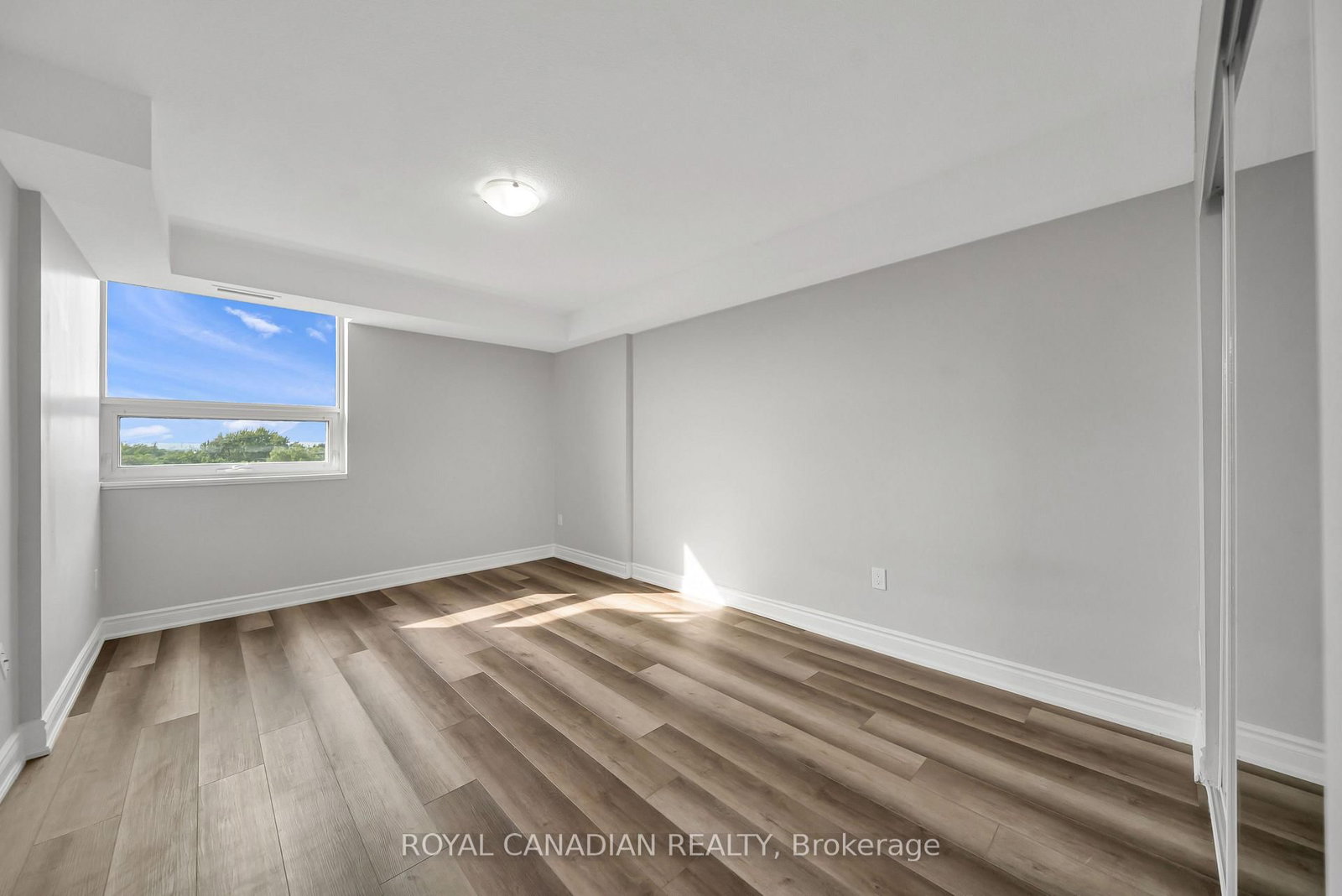 500 GREEN Road • #701 • Hamilton, ON photo 33
