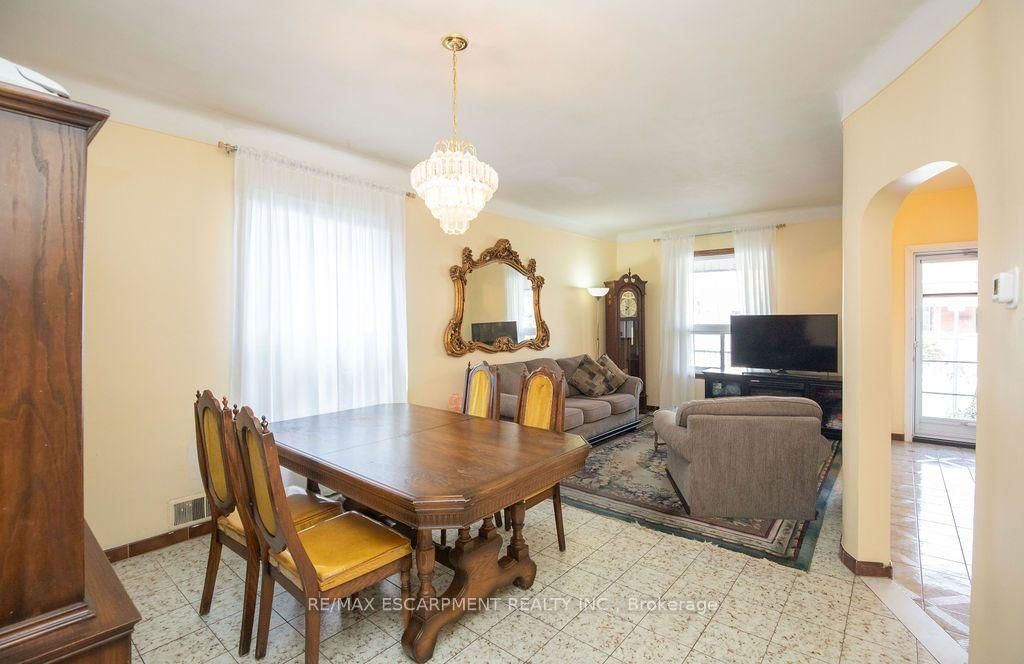 Detached House for sale at 66 Sherman Avenue, Hamilton, Ontario, L8L 6M2 - Stipley - MLS: X13698564