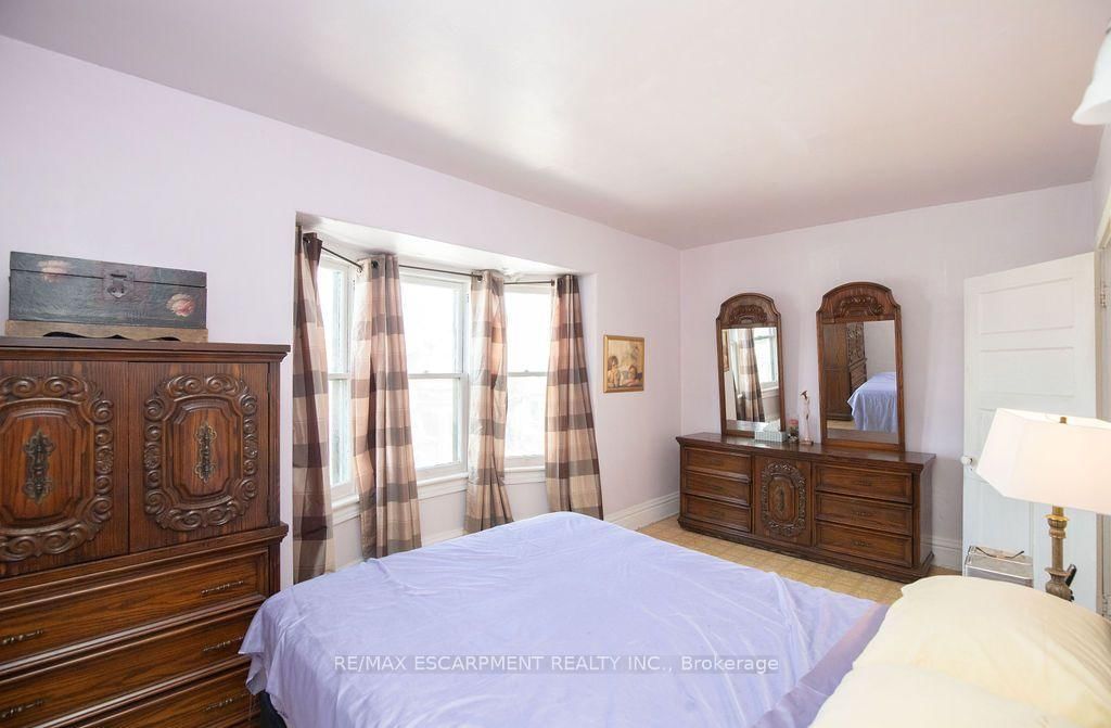 Detached House for sale at 66 Sherman Avenue, Hamilton, Ontario, L8L 6M2 - Stipley - MLS: X13698564