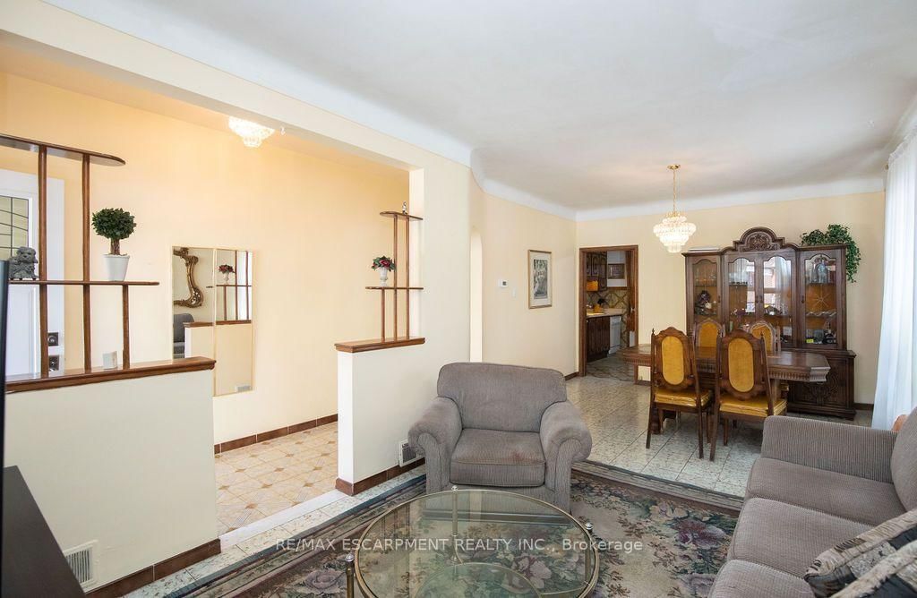 Detached House for sale at 66 Sherman Avenue, Hamilton, Ontario, L8L 6M2 - Stipley - MLS: X13698564