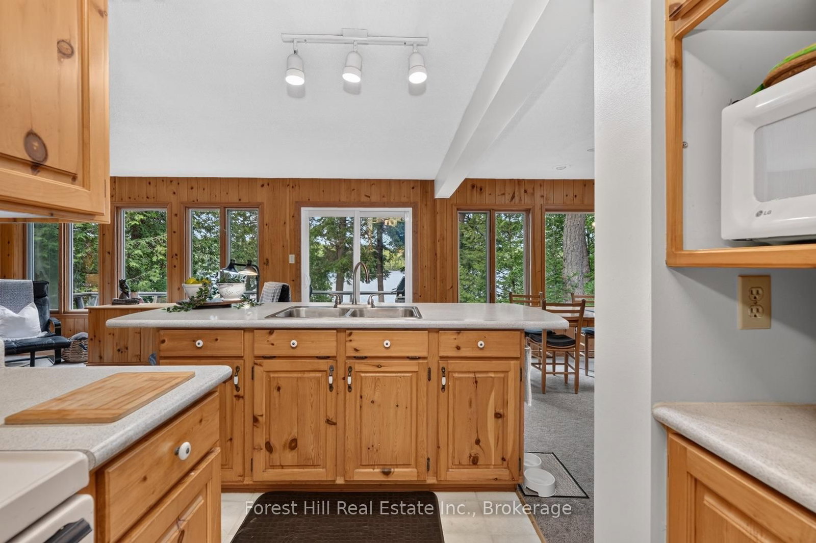 1052 Skin Lake Drive • Algonquin Highlands, ON photo 17