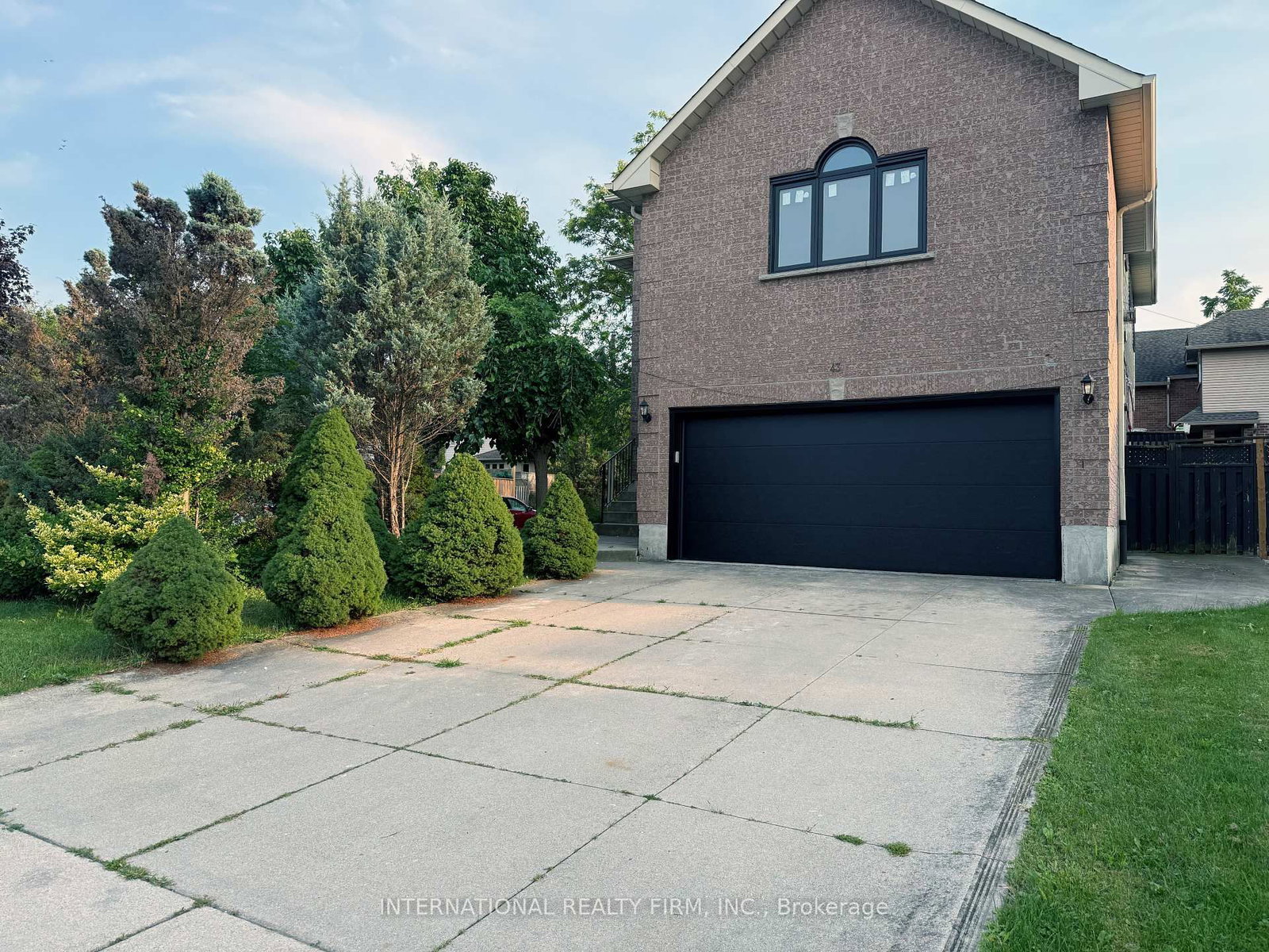 43 Falconridge Drive • Hamilton, ON photo 1