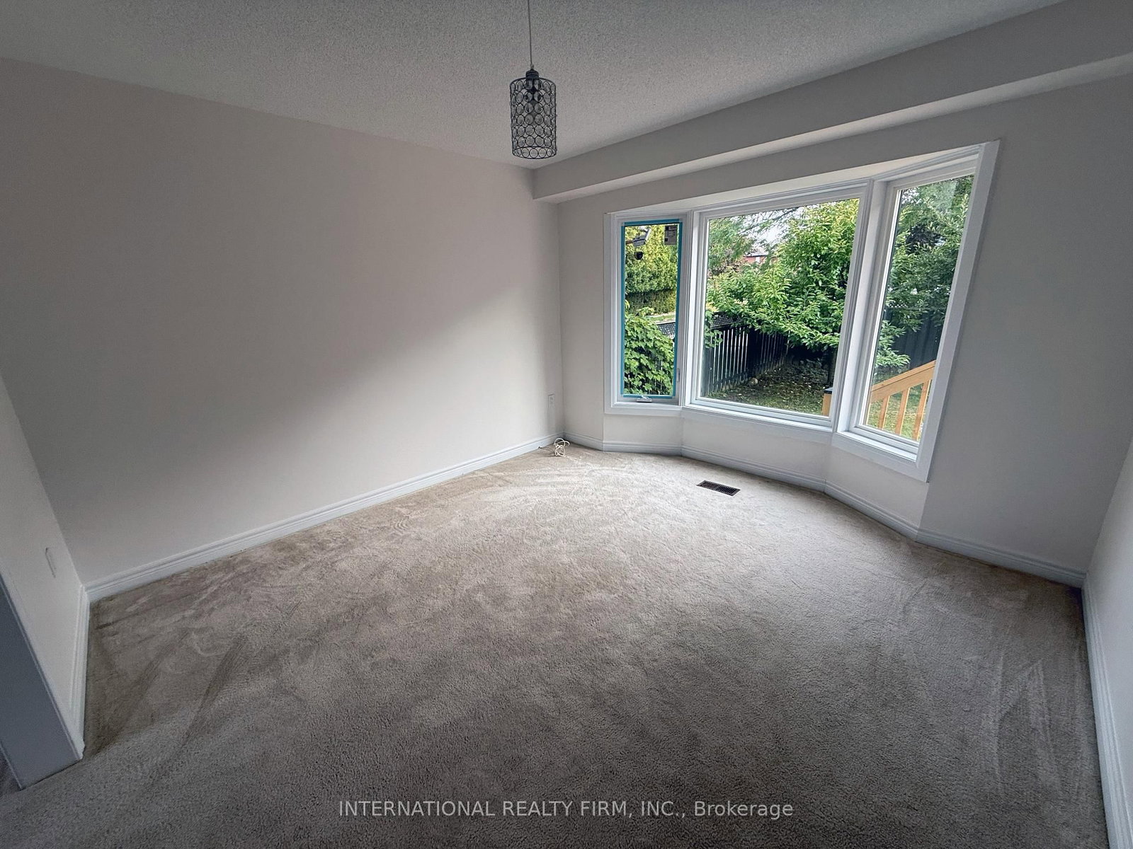 43 Falconridge Drive • Hamilton, ON photo 23