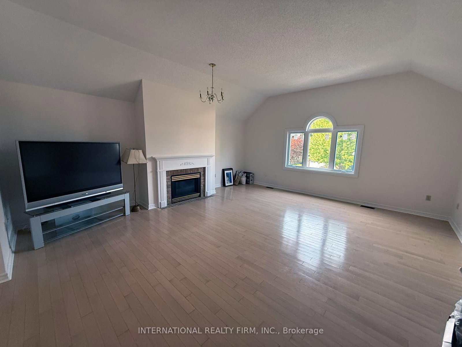 43 Falconridge Drive • Hamilton, ON photo 27