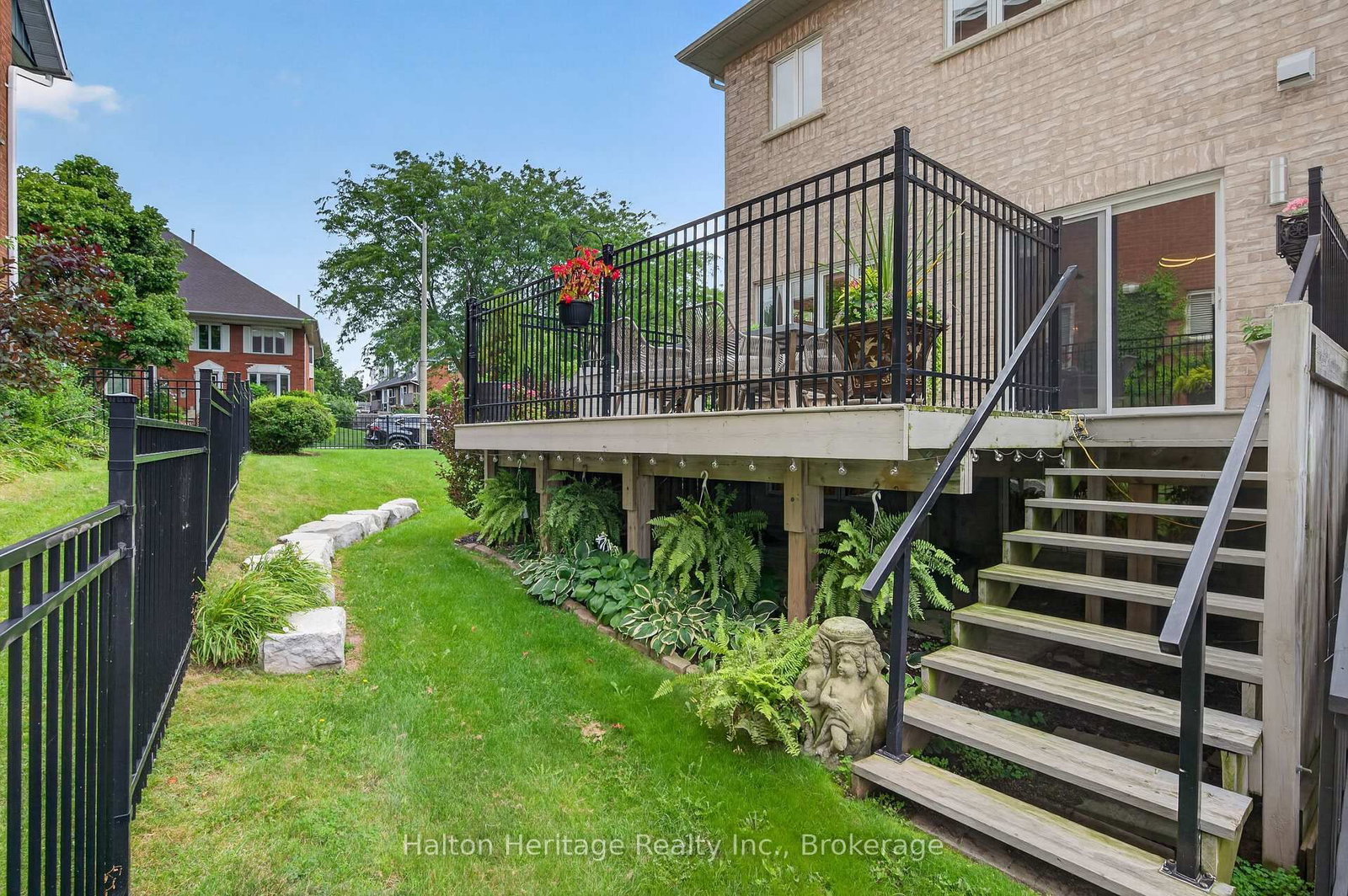 31 Sunvale Place • #8 • Hamilton, ON photo 35