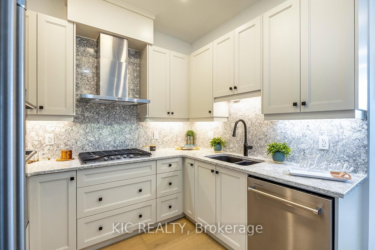 302-99 Louisa St, Kawartha Lakes, view 13