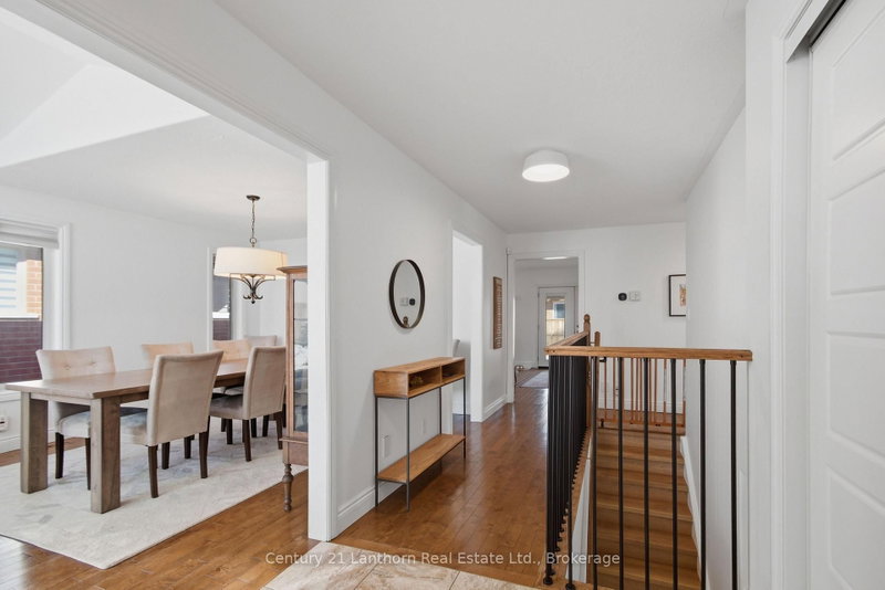 28 Hickory Grove