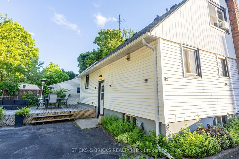 6088 Dorchester Road