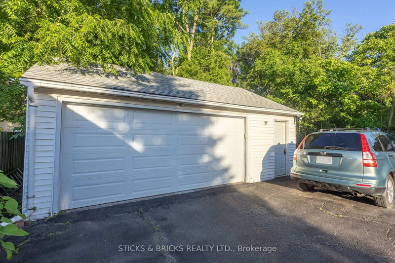 6088 Dorchester Road