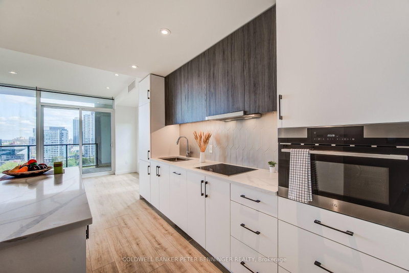 1212 - 741 KING Street W