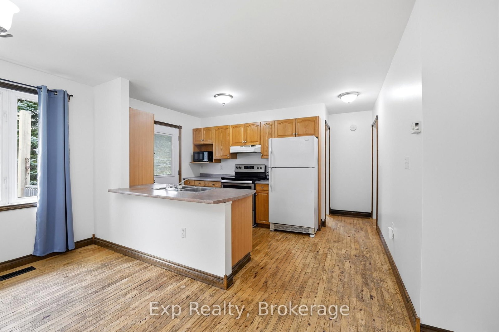 21 South Maloney Street • Limoges, ON photo 11