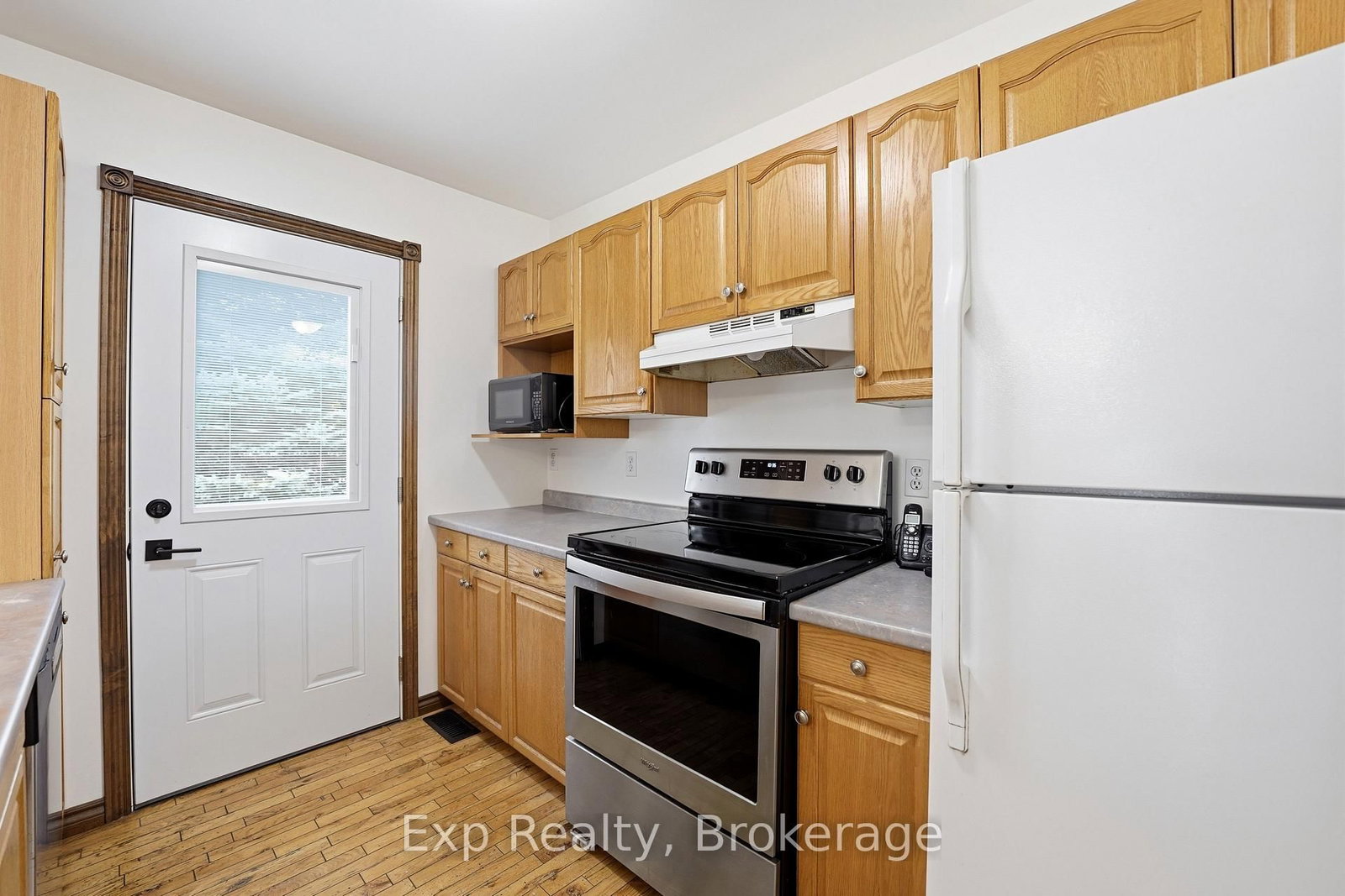 21 South Maloney Street • Limoges, ON photo 14