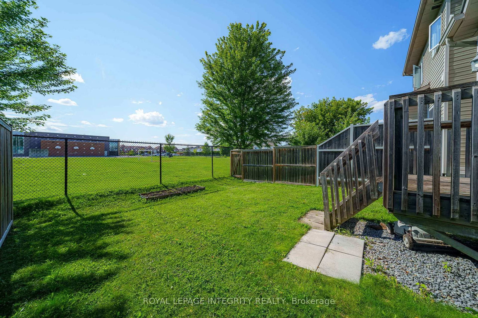 132 Silvermoon Crescent • Ottawa, ON photo 39