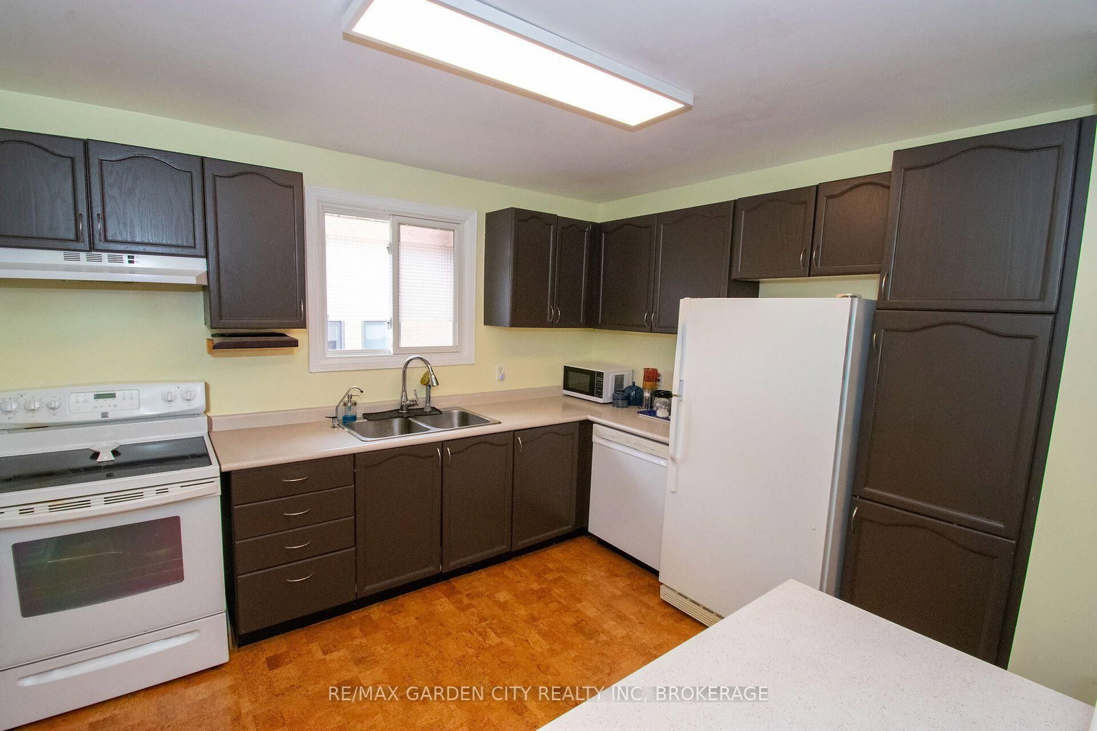 93 NORTHWOOD Drive • Welland, ON photo 18