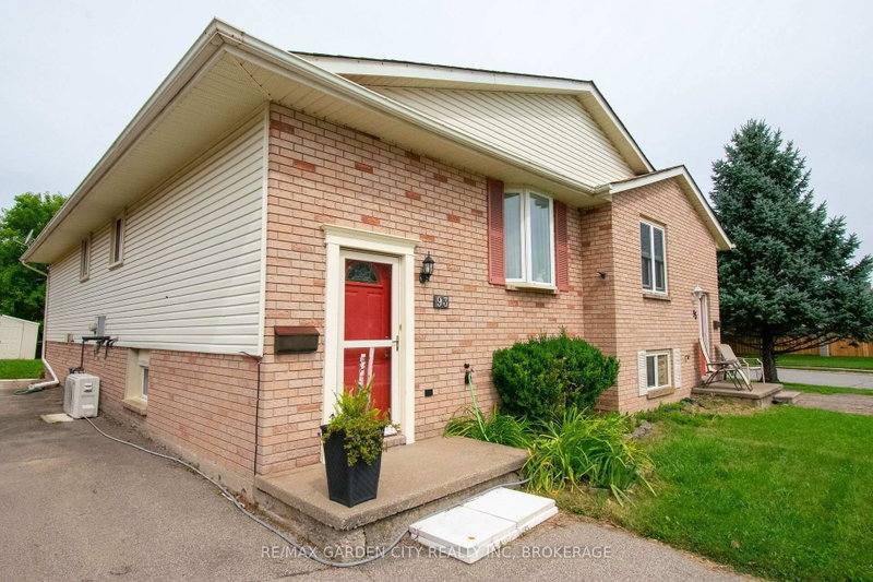 93 NORTHWOOD Drive