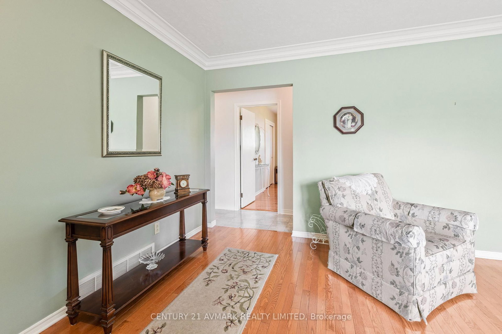 54 Classic Avenue • Welland, ON photo 13