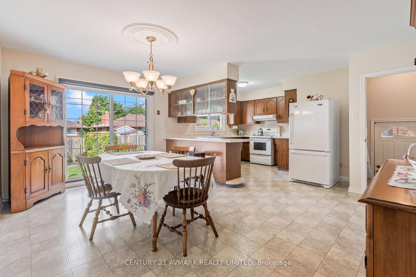 54 Classic Avenue • Welland, ON photo 14