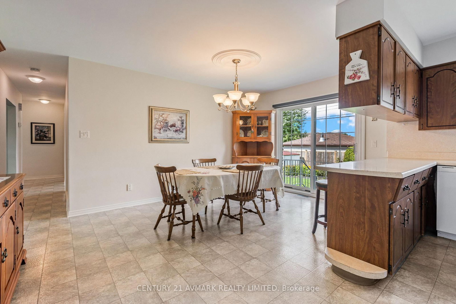 54 Classic Avenue • Welland, ON photo 17