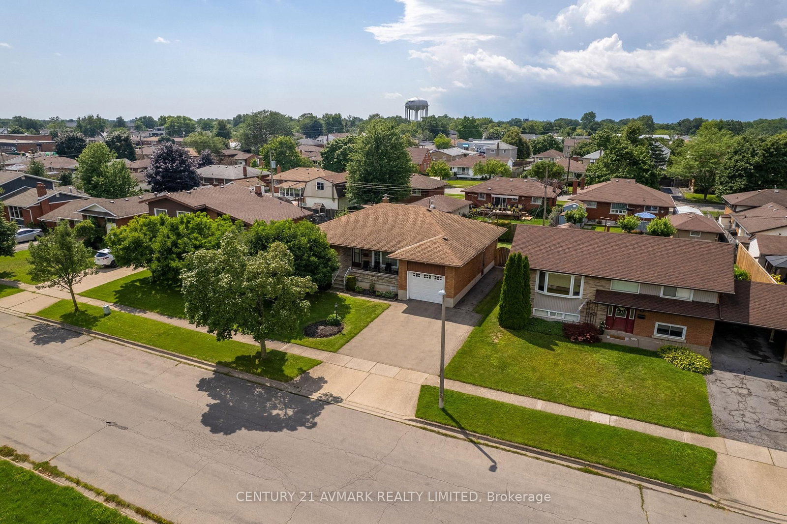 54 Classic Avenue • Welland, ON photo 26