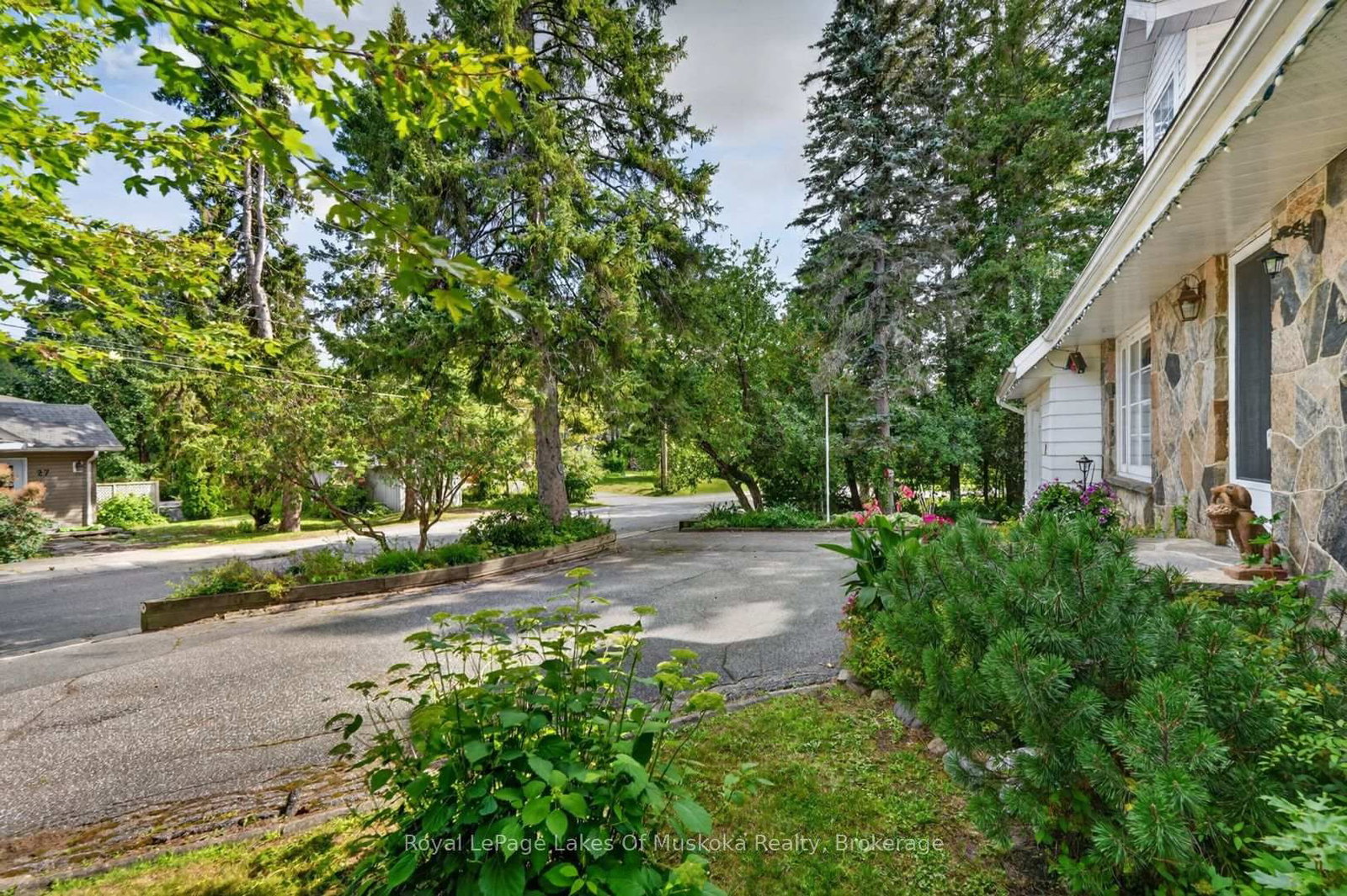 2 Mountview Avenue • Huntsville, ON photo 38