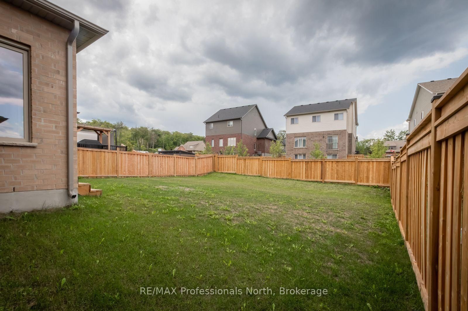 75 Eaglecrest Avenue • Huntsville, ON photo 35