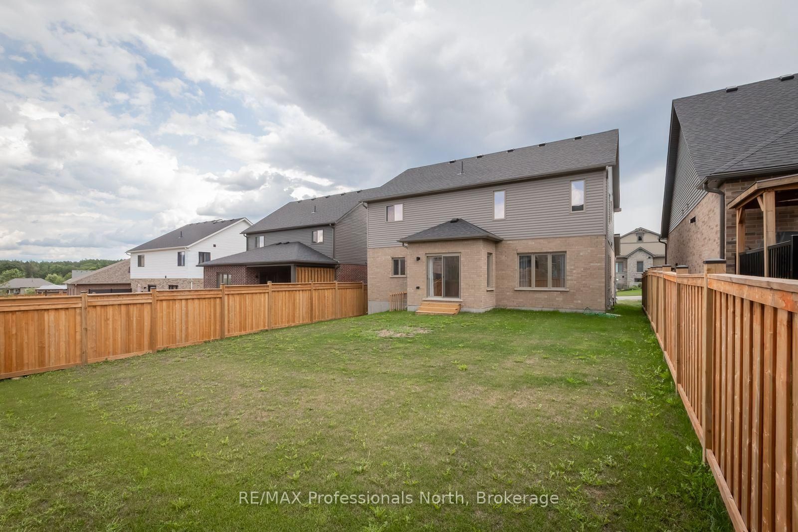 75 Eaglecrest Avenue • Huntsville, ON photo 36