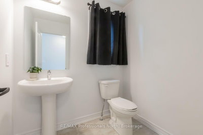 75 Eaglecrest Avenue • Huntsville, ON photo 9