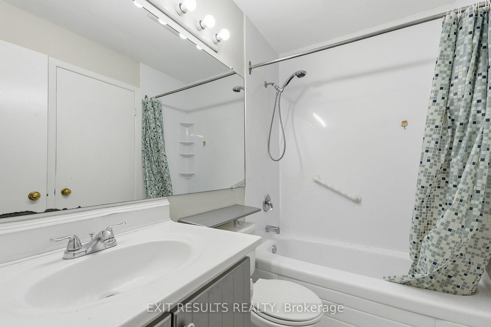 1035 - J Cummings Avenue • #13 • Ottawa, ON photo 18
