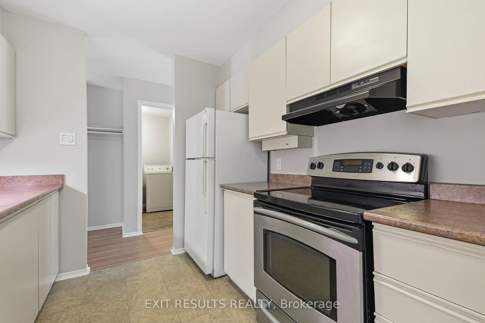 1035 - J Cummings Avenue • #13 • Ottawa, ON photo 25