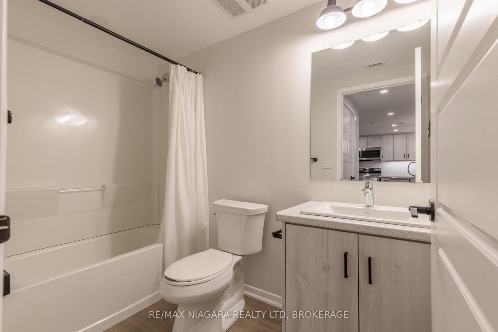 3998 Victoria Avenue • #101 • Lincoln, ON photo 17