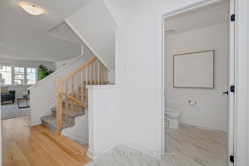 261 Peacock Dr photo 5