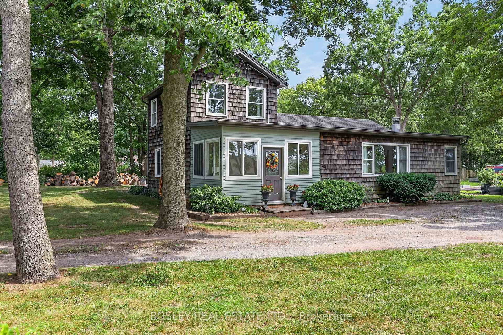 804 Bernard Avenue • Fort Erie, ON photo 1