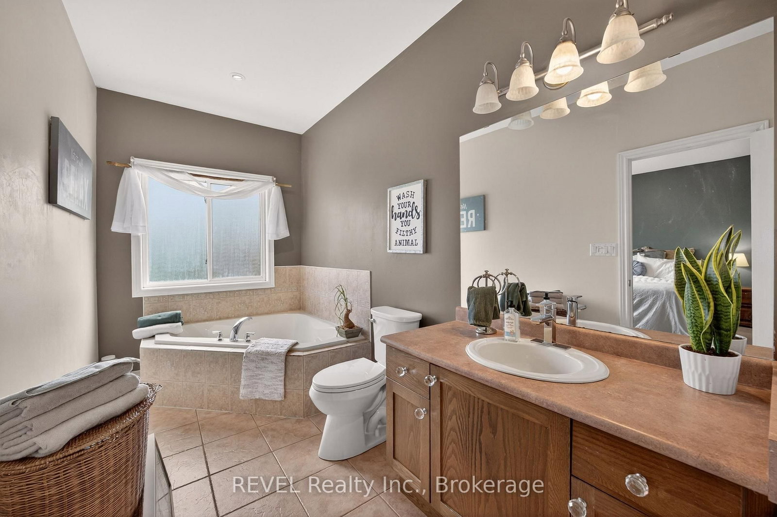 126 Westland Street • St. Catharines, ON photo 21