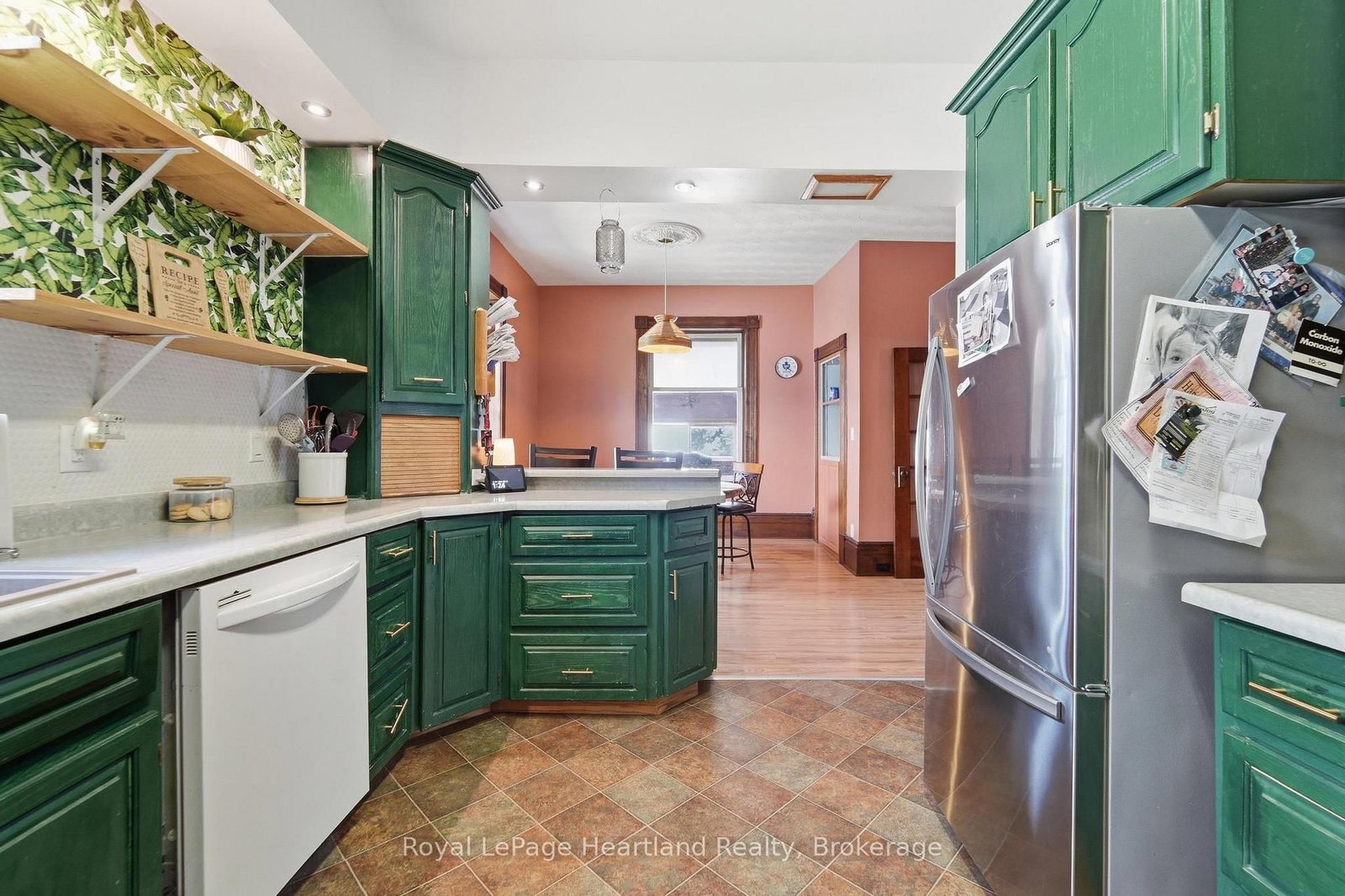 Listing Image 7
