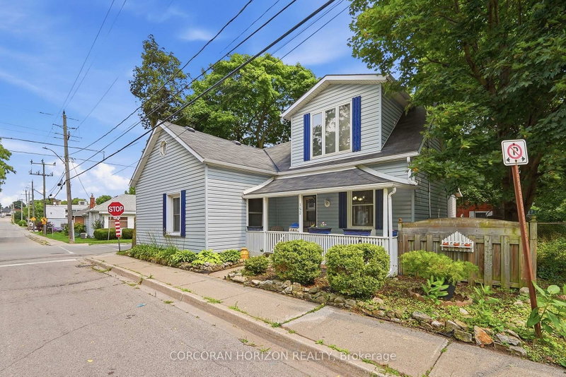 153 Montrose Street N