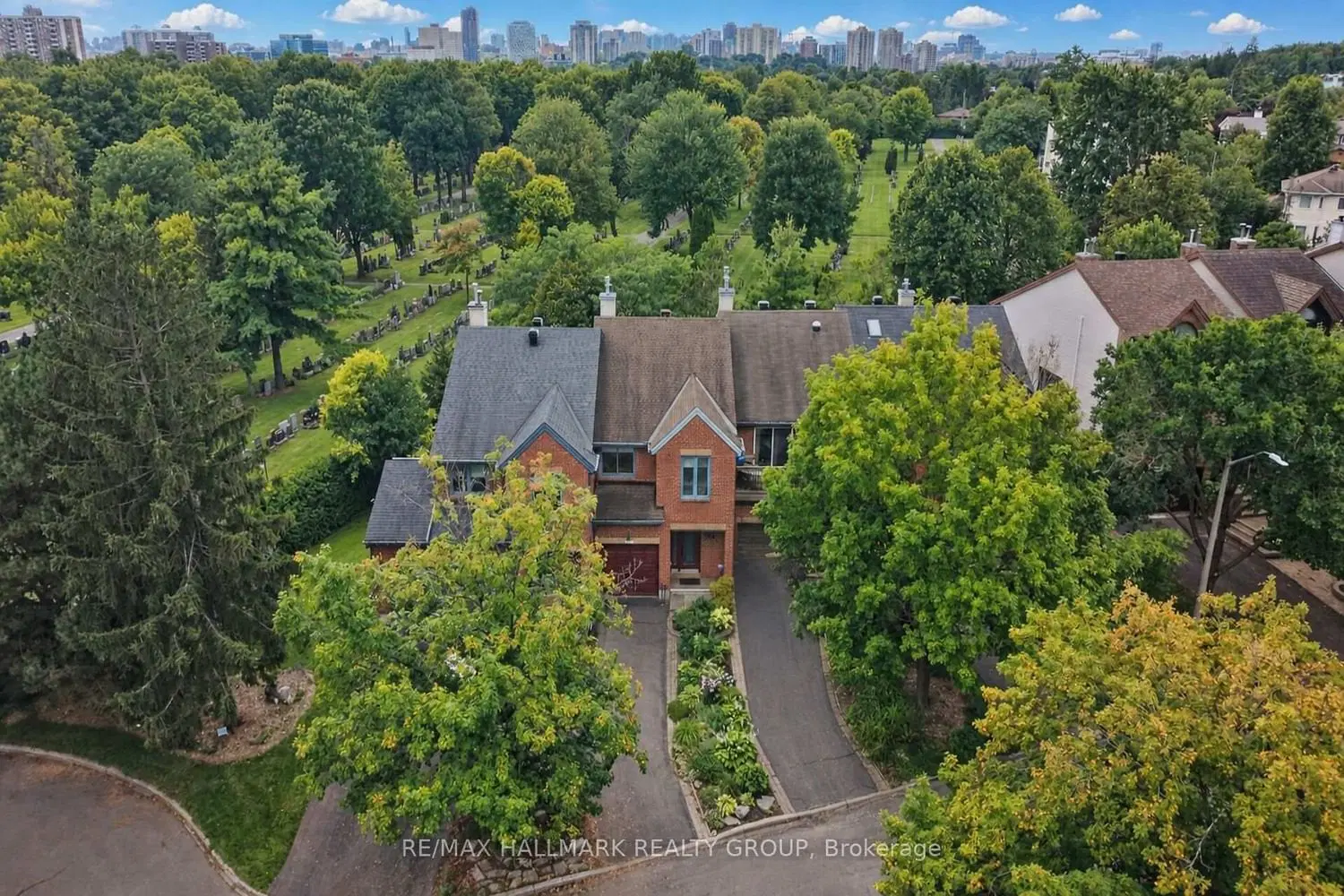137 Dunbarton Court, Ottawa, ON — photo 2