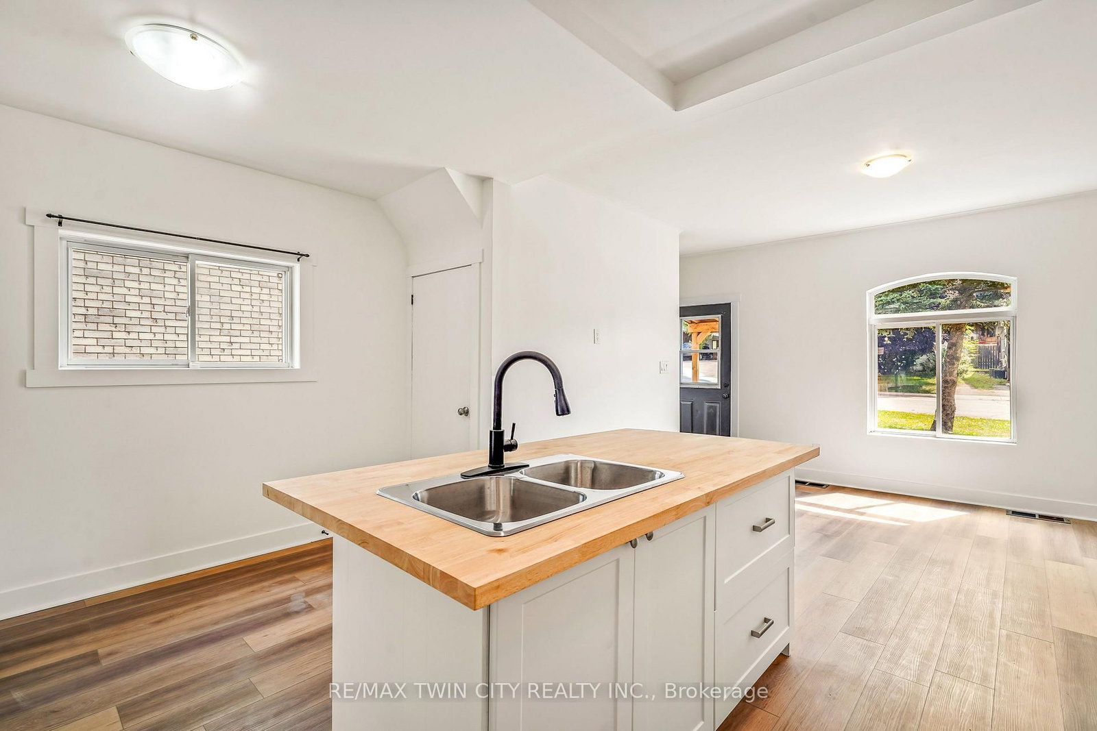 150 Stanley Street • Brantford, ON photo 13