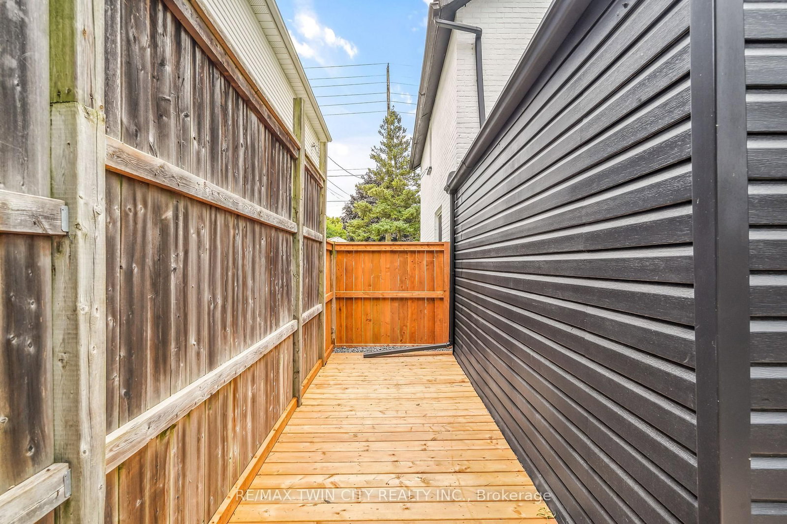 150 Stanley Street • Brantford, ON photo 43