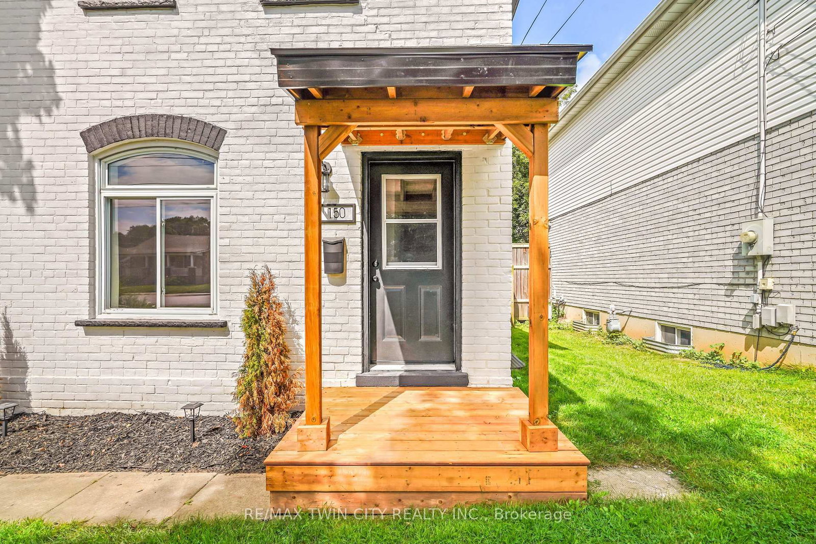 150 Stanley Street • Brantford, ON photo 6
