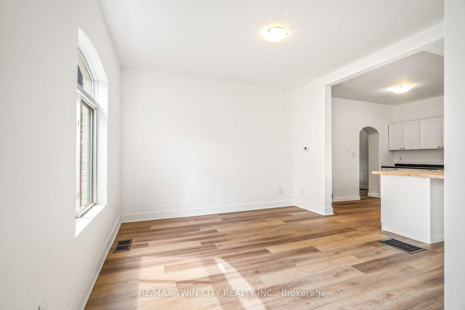 150 Stanley Street • Brantford, ON photo 9