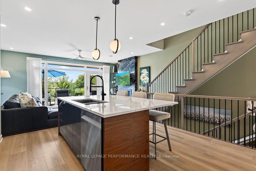 312 Sanctuary Private • Ottawa, ON photo 18